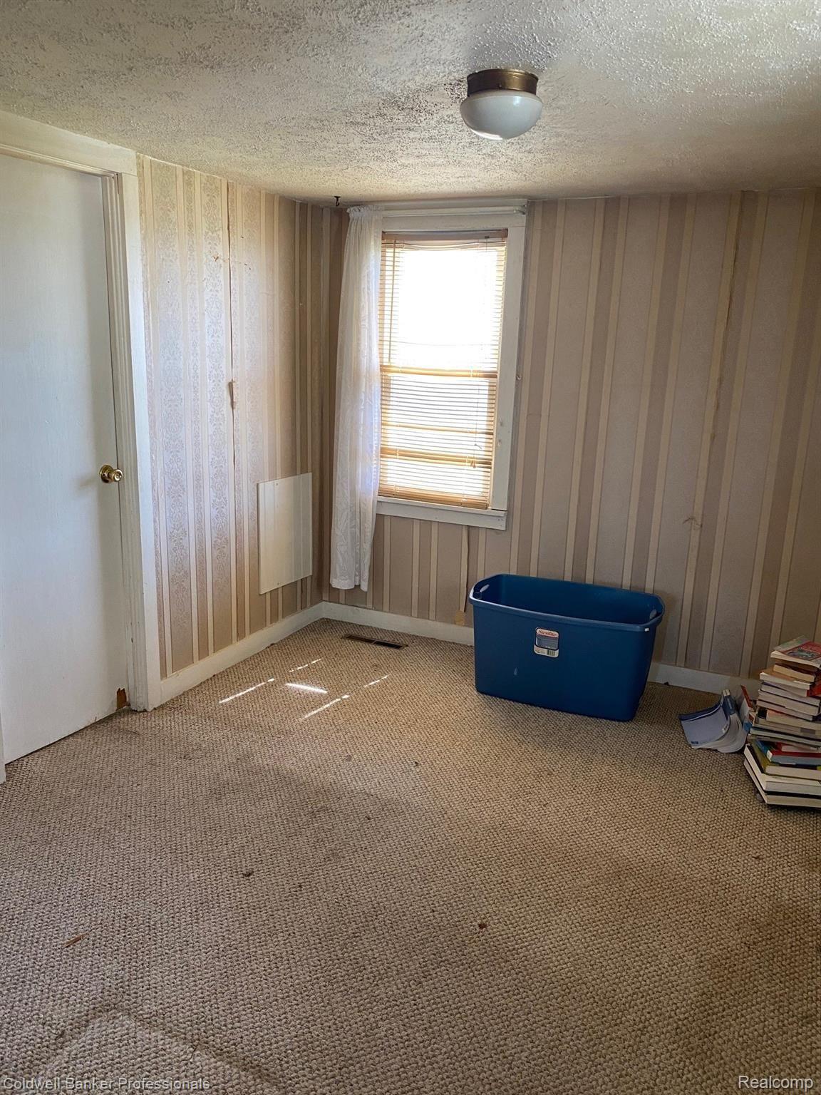 630 East Wildermuth Road Owosso, MI 48867 - Photo 14 of 23 14 630 Bedroom.jpg