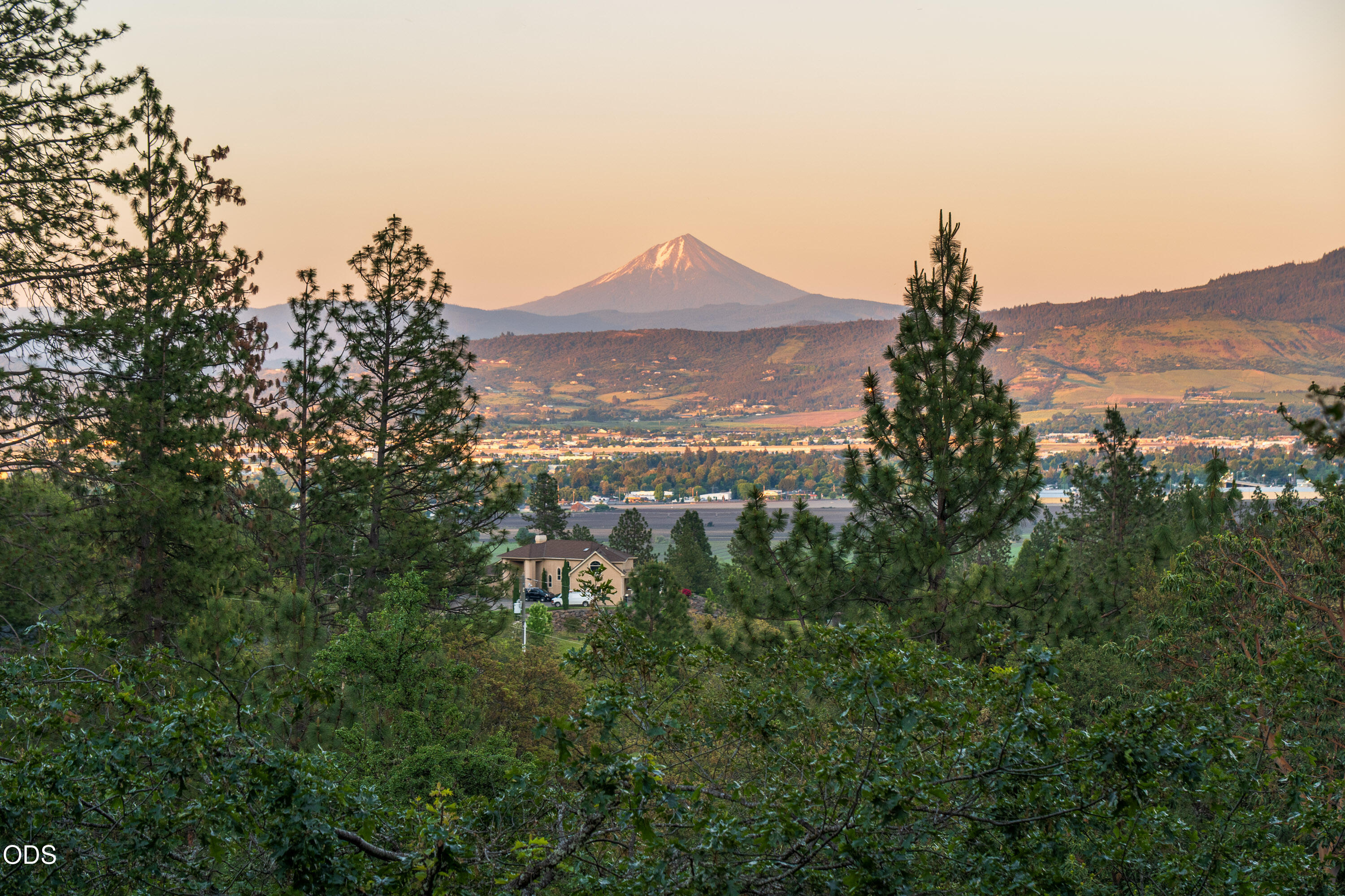 2564 Old Military Road Central Point, OR 97502 - Photo 46 of 58
