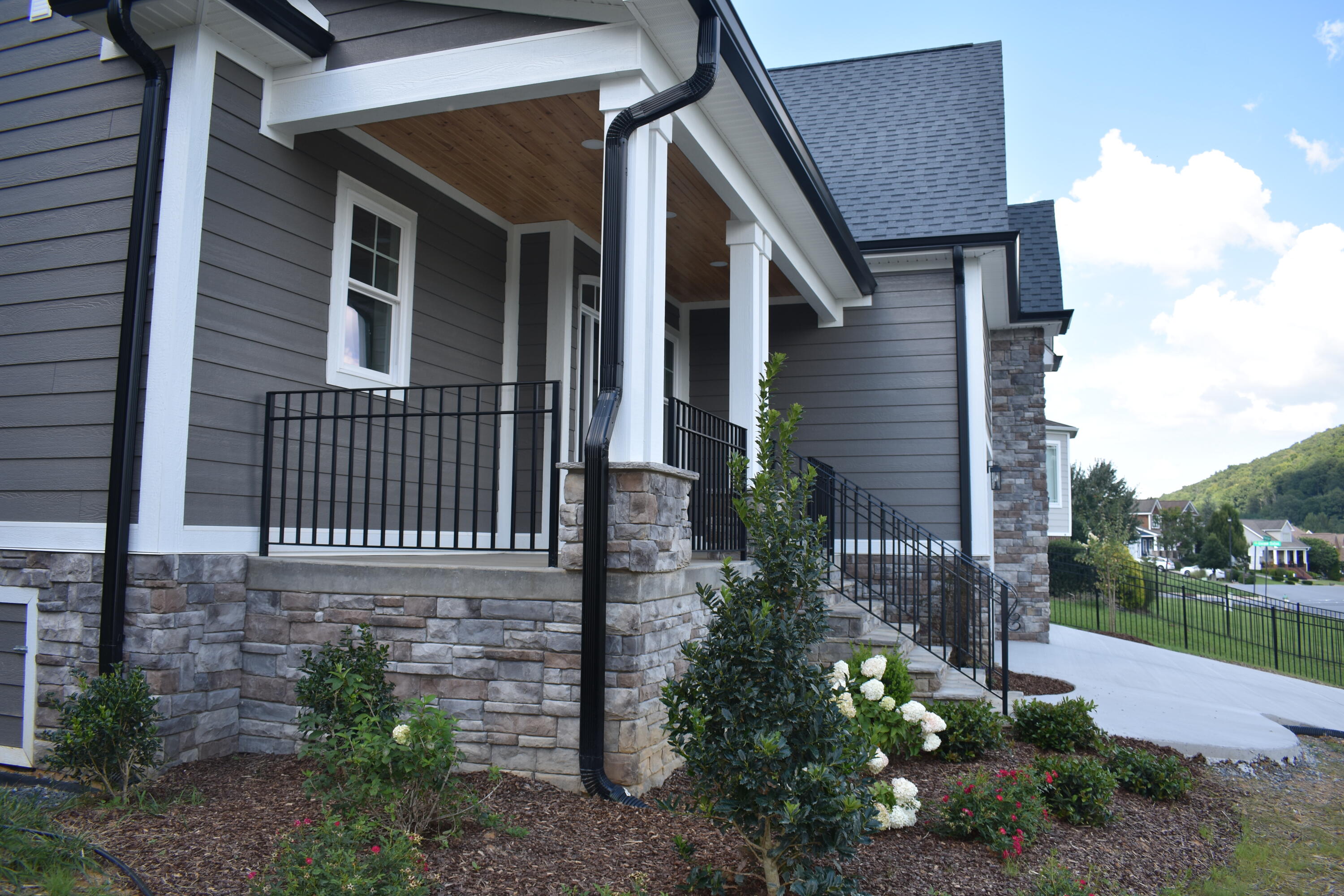 2334 Edinburgh Channel Road Kingsport, TN 37664 - Photo 20 of 88 DSC_0578
