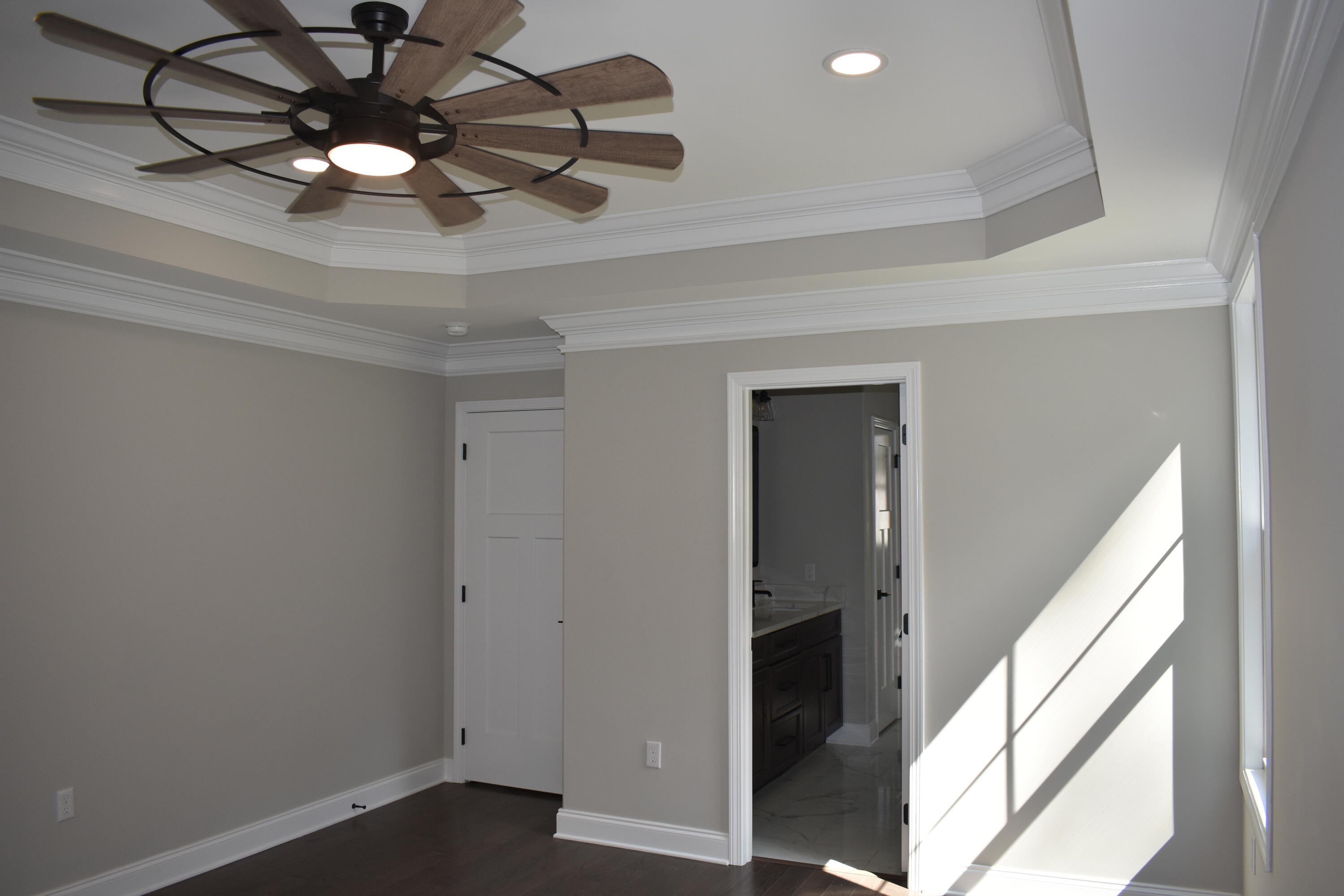 2334 Edinburgh Channel Road Kingsport, TN 37664 - Photo 53 of 88 DSC_0569