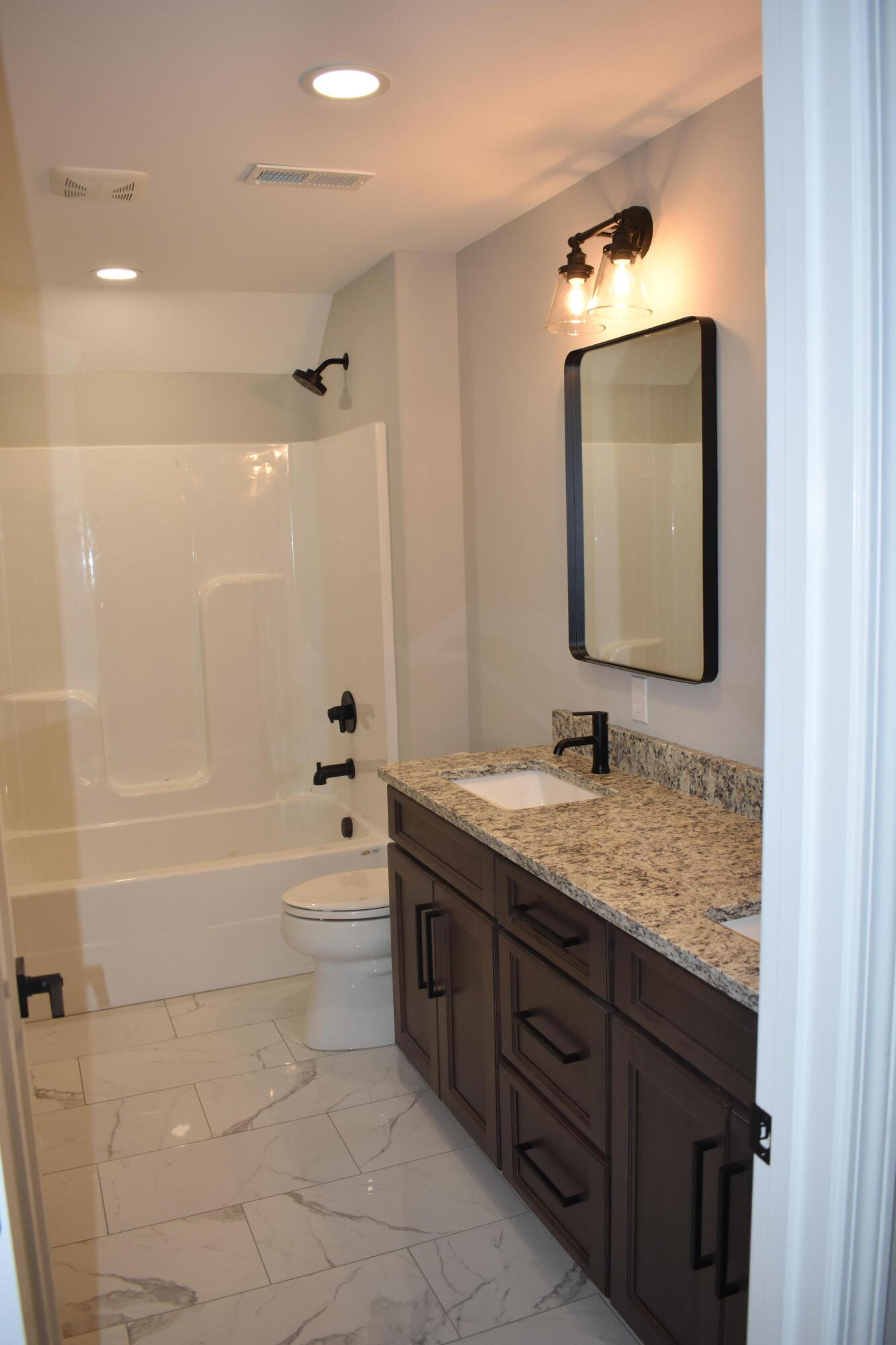2334 Edinburgh Channel Road Kingsport, TN 37664 - Photo 58 of 88 DSC_0564
