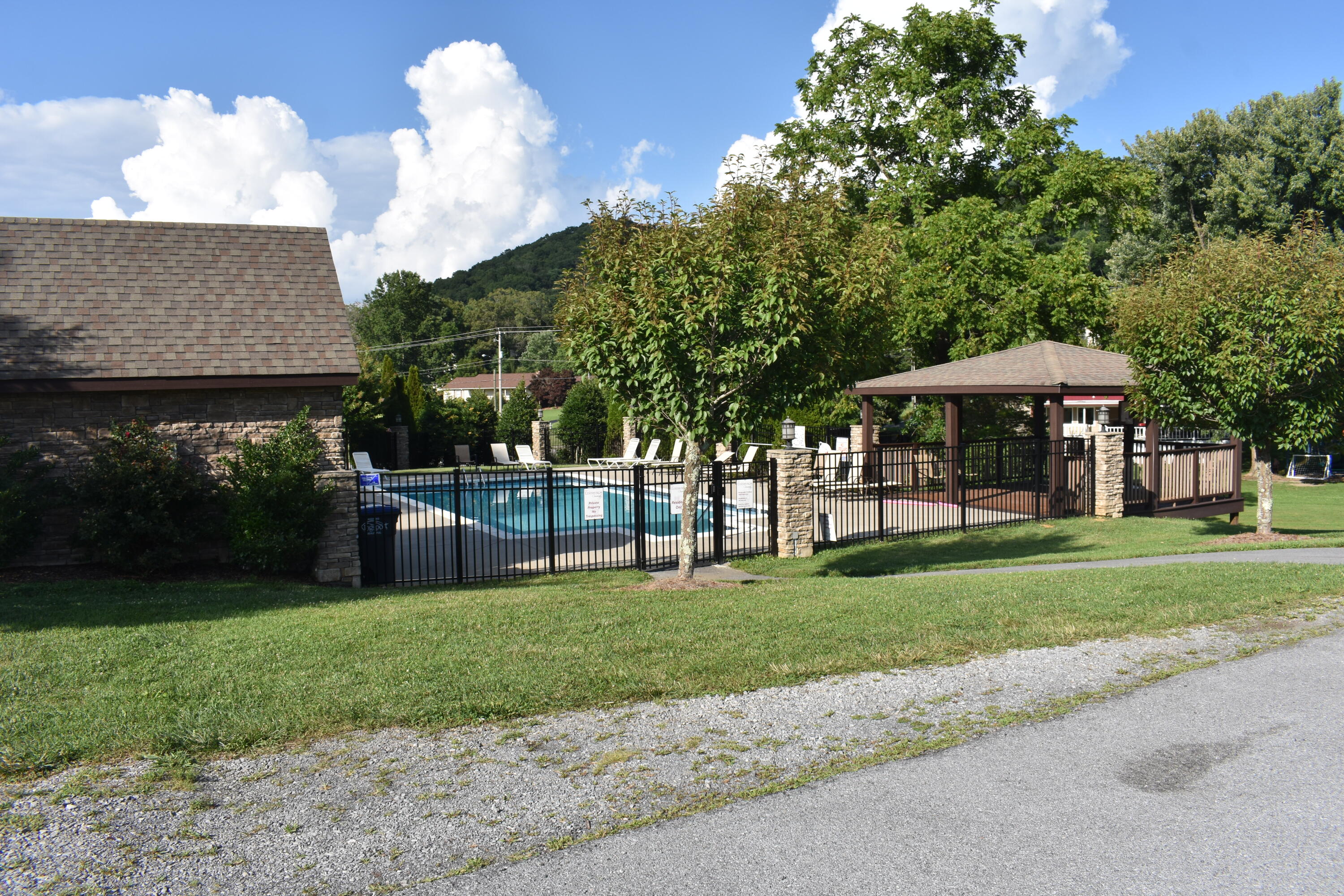 2334 Edinburgh Channel Road Kingsport, TN 37664 - Photo 77 of 88 DSC_0524