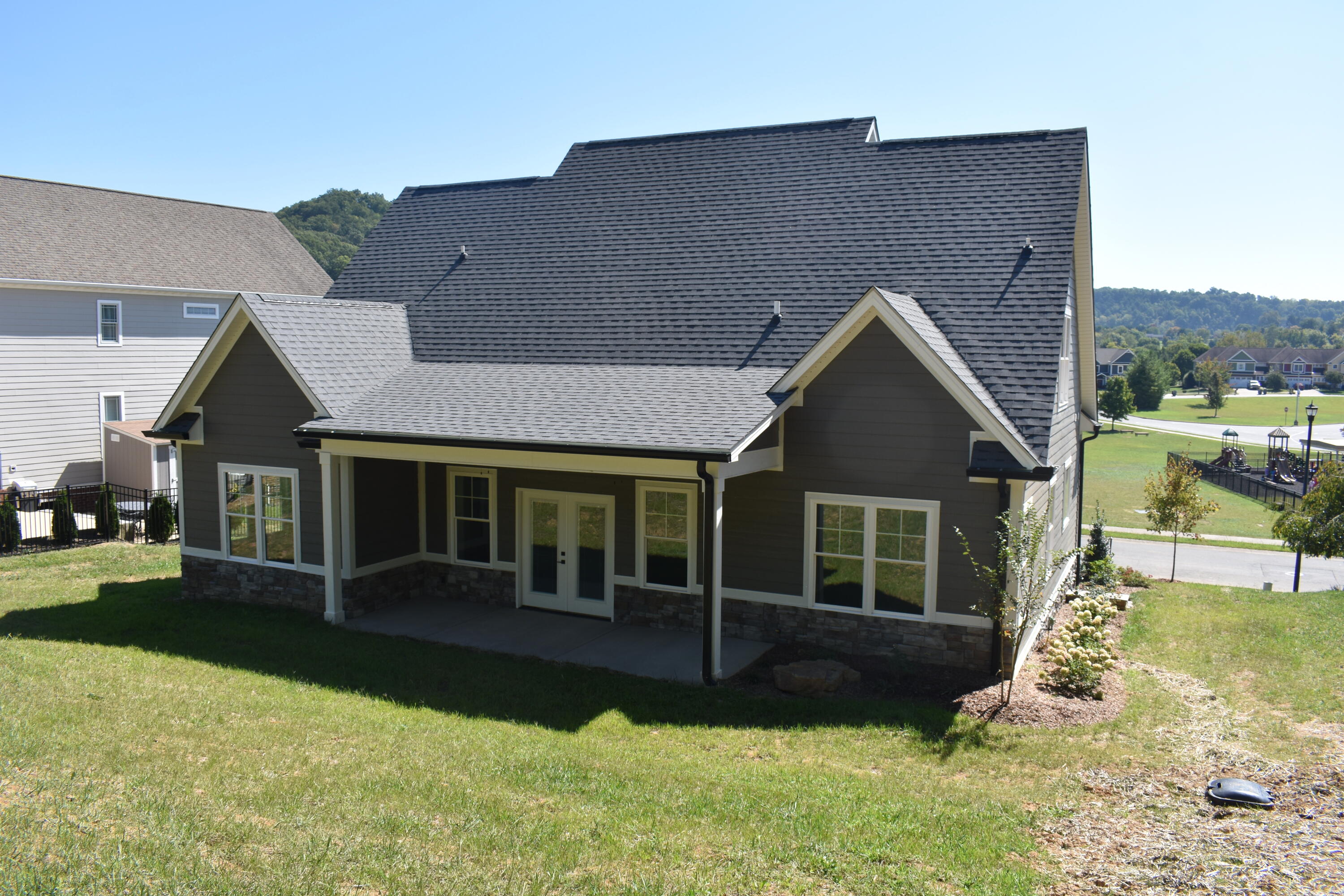2334 Edinburgh Channel Road Kingsport, TN 37664 - Photo 9 of 88 DSC_0614