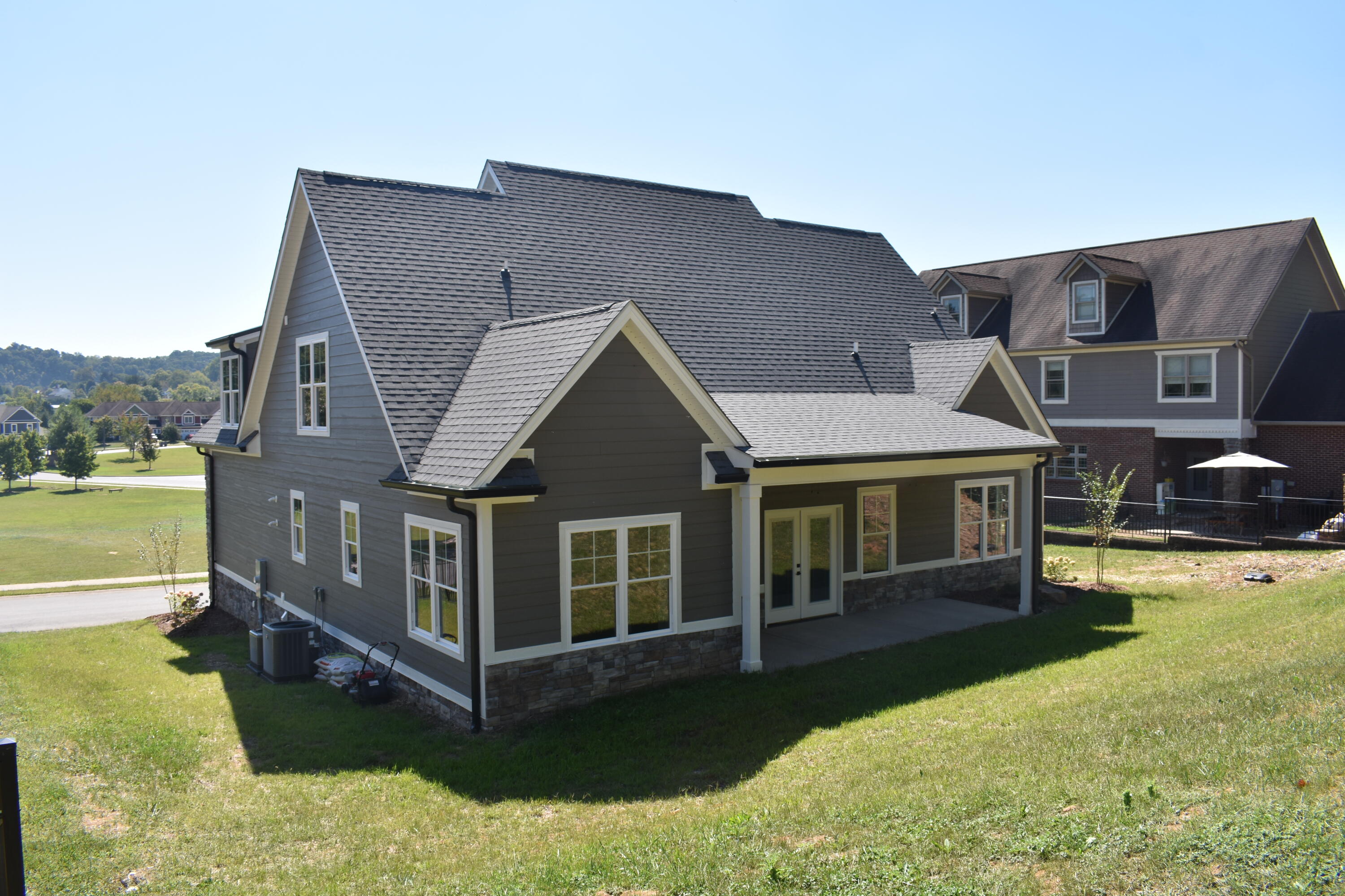 2334 Edinburgh Channel Road Kingsport, TN 37664 - Photo 10 of 88 DSC_0615