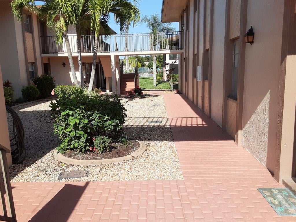 16881 Davis Road, Unit 811 Fort Myers, FL 33908 - Photo 3 of 9 Gallery Image 3