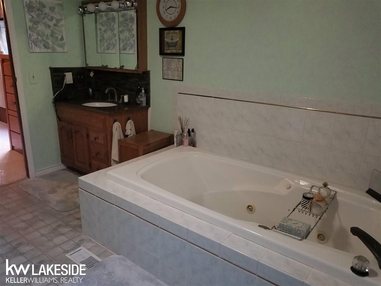 814 Mayer Road Columbus, MI 48063 - Photo 34 of 40