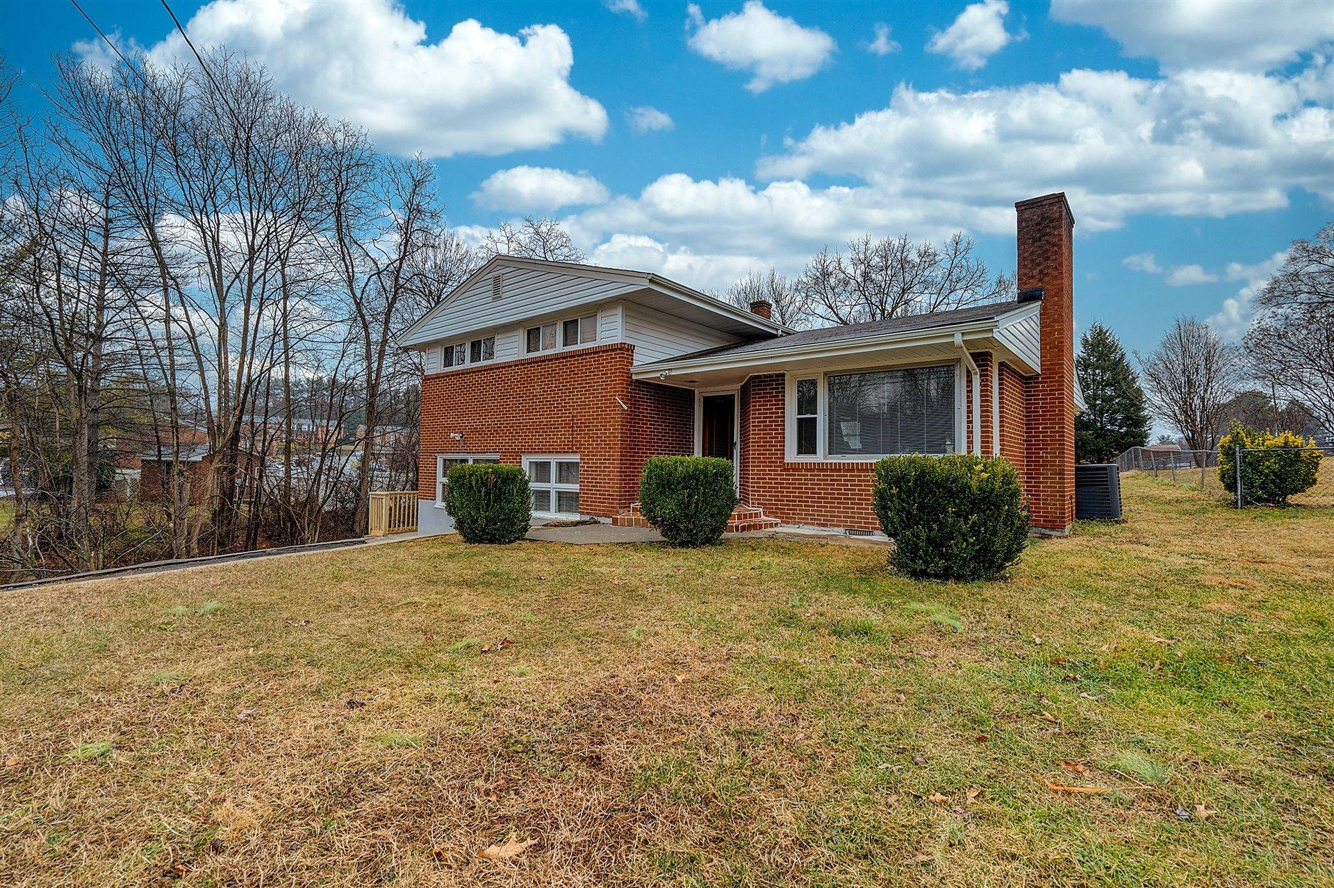 5312 Cove Road Roanoke, VA 24017 - Photo 2 of 36 02-DSC00341_2_3_4_5