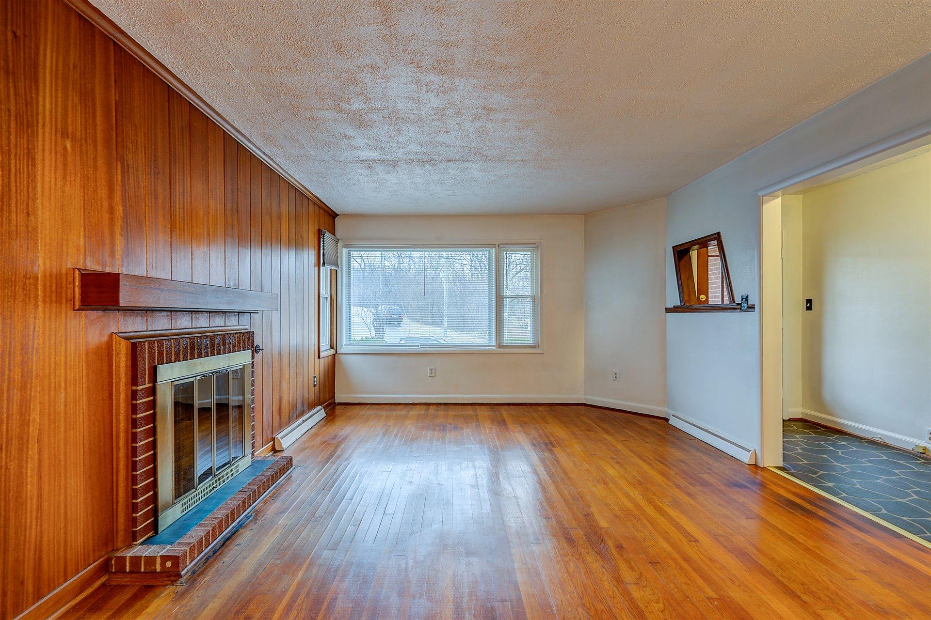 5312 Cove Road Roanoke, VA 24017 - Photo 12 of 36 09-DSC00226_27_28_29_30