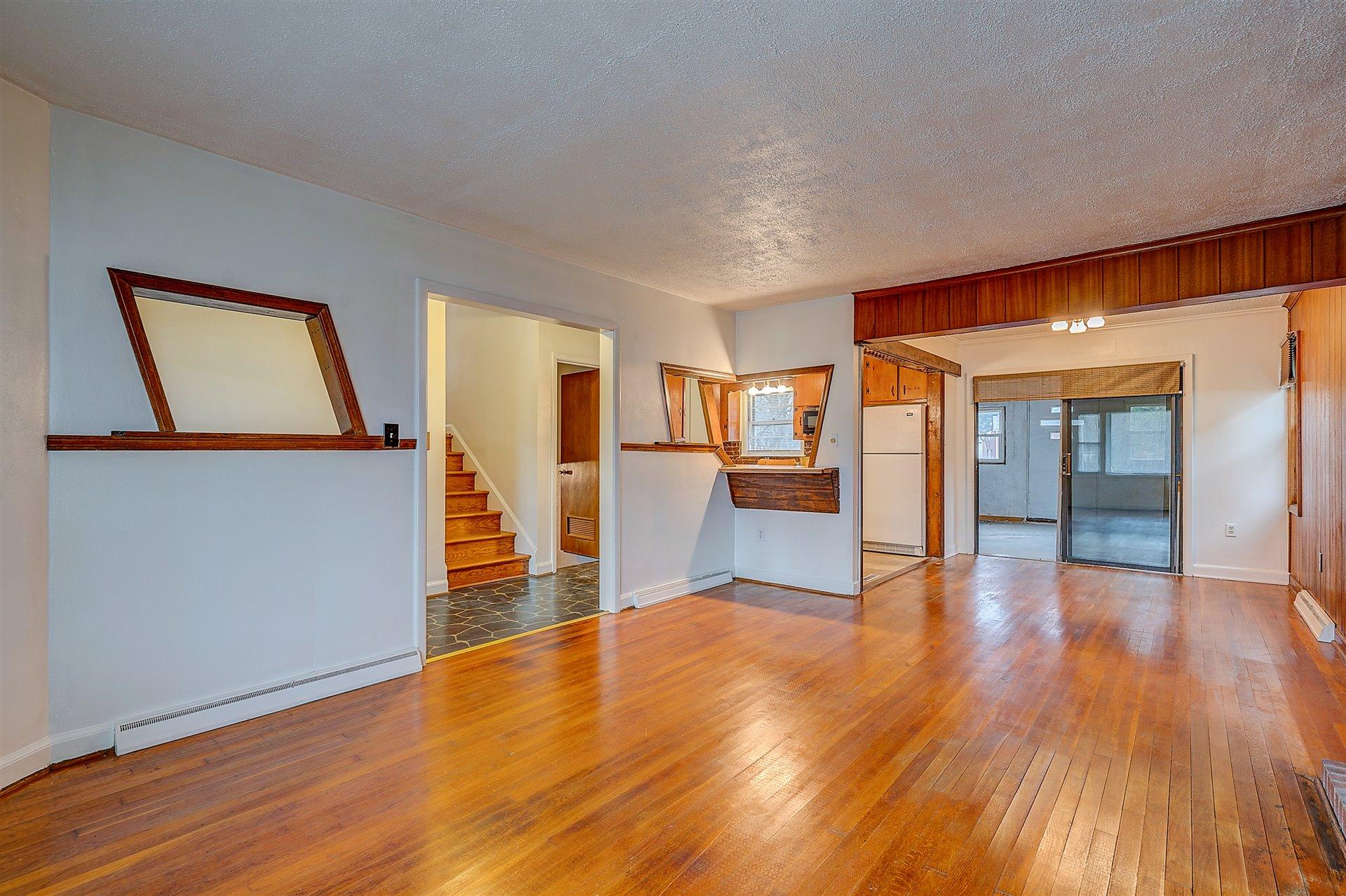 5312 Cove Road Roanoke, VA 24017 - Photo 9 of 36 06-DSC00206_07_08_09_10