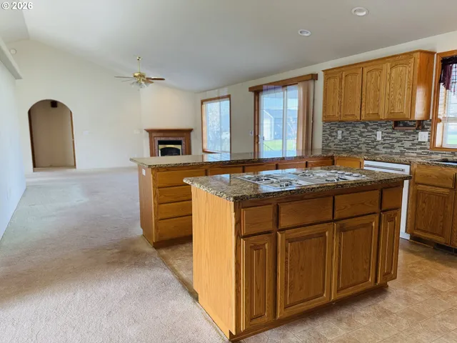 $725,000 | 210 Palomino Avenue, Roseburg, OR 97471