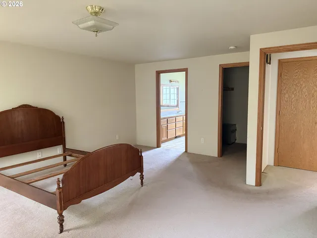 $725,000 | 210 Palomino Avenue, Roseburg, OR 97471