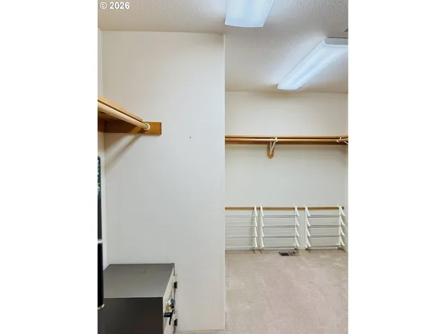 $725,000 | 210 Palomino Avenue, Roseburg, OR 97471