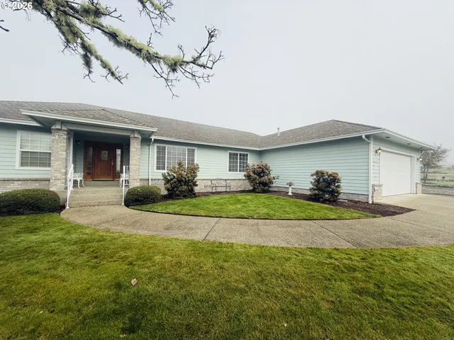 $725,000 | 210 Palomino Avenue, Roseburg, OR 97471