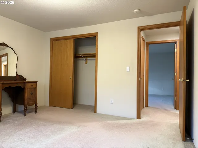 $725,000 | 210 Palomino Avenue, Roseburg, OR 97471