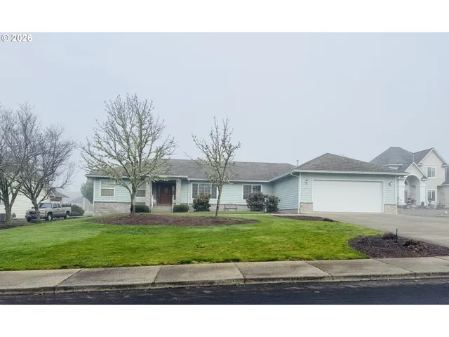 $725,000 | 210 Palomino Avenue, Roseburg, OR 97471