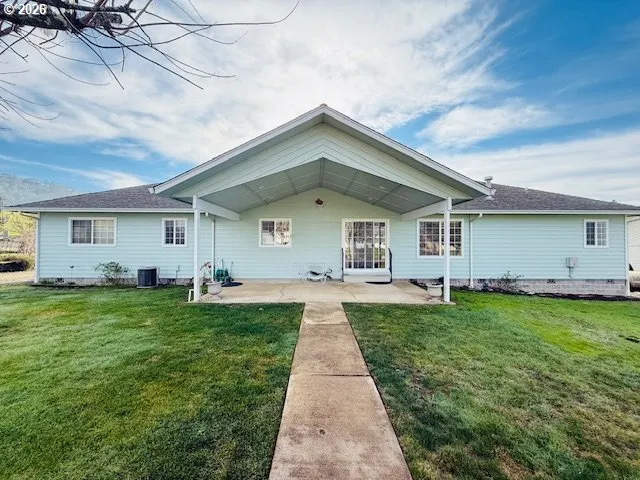 $725,000 | 210 Palomino Avenue, Roseburg, OR 97471