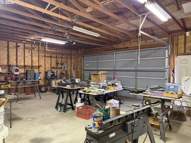 $725,000 | 210 Palomino Avenue, Roseburg, OR 97471