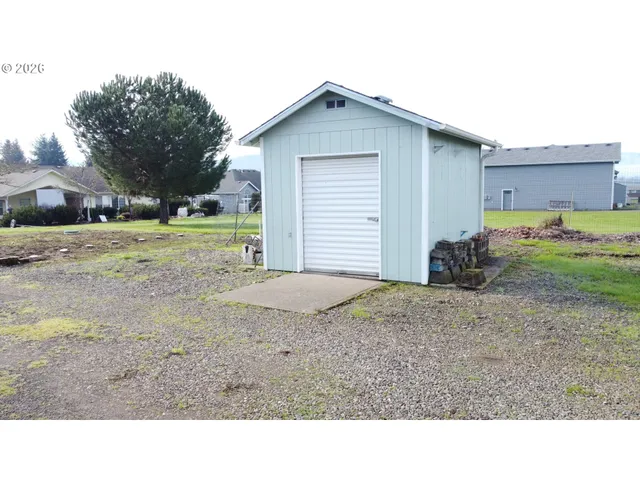 $725,000 | 210 Palomino Avenue, Roseburg, OR 97471