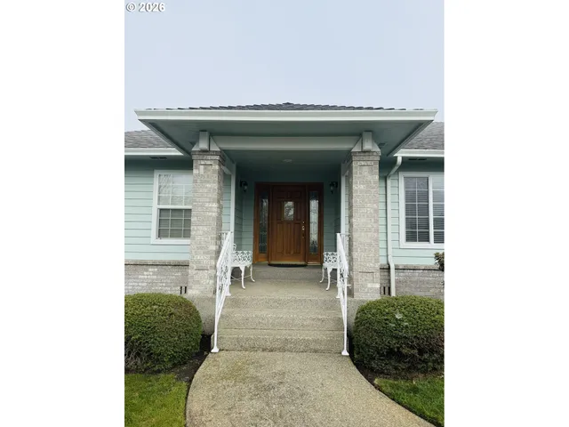 $725,000 | 210 Palomino Avenue, Roseburg, OR 97471