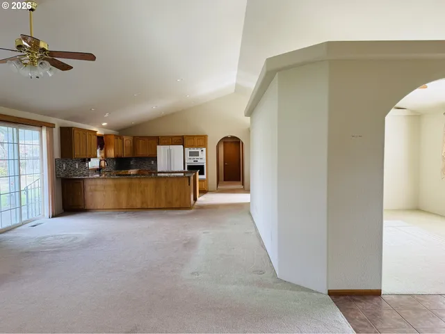 $725,000 | 210 Palomino Avenue, Roseburg, OR 97471