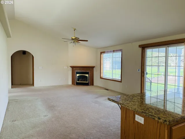 $725,000 | 210 Palomino Avenue, Roseburg, OR 97471