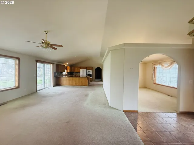 $725,000 | 210 Palomino Avenue, Roseburg, OR 97471