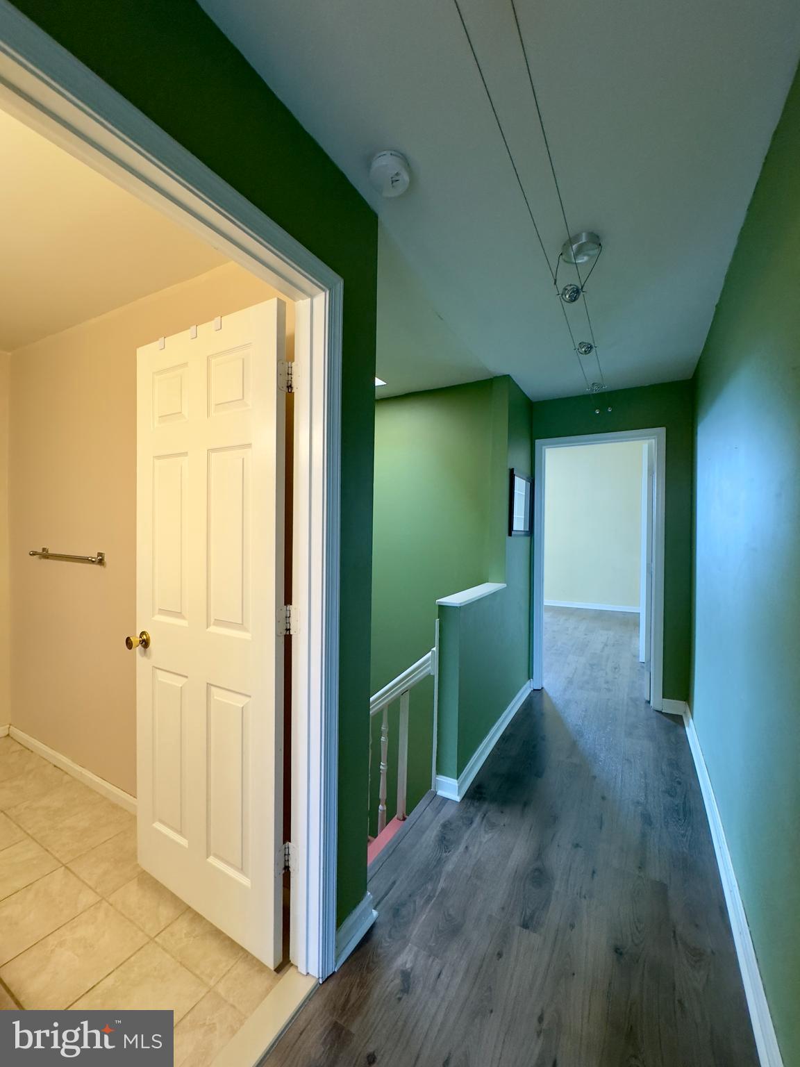 1812 North Calvert Street Baltimore, MD 21202 - Photo 11 of 24 a view of a hallway