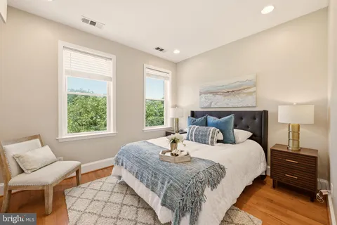 $895,000 | 1425 C Street Northeast, Washington, DC 20002
