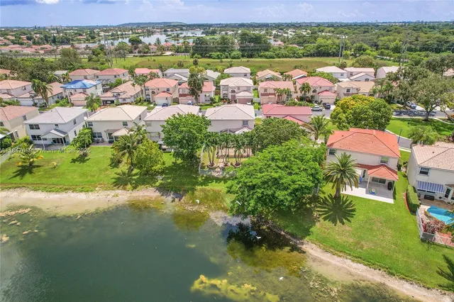 $675,000 | 3067 Bayberry Way, Margate, FL 33063