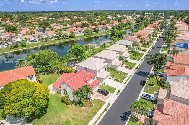 $675,000 | 3067 Bayberry Way, Margate, FL 33063