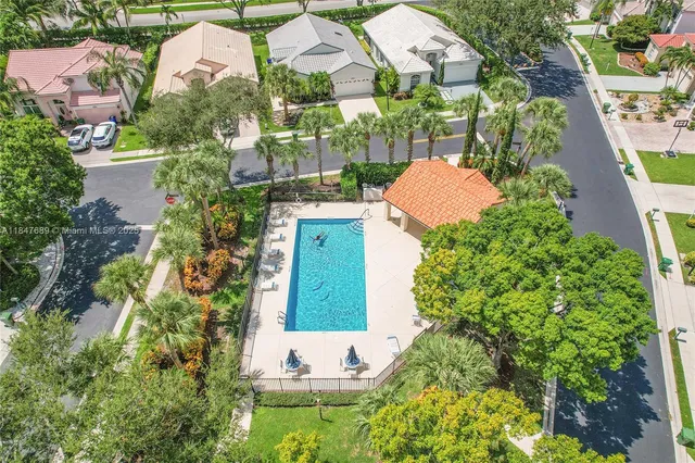 $675,000 | 3067 Bayberry Way, Margate, FL 33063