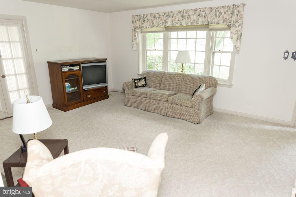 1062 Beverly Road Jenkintown, PA 19046 - Photo 11 of 39
