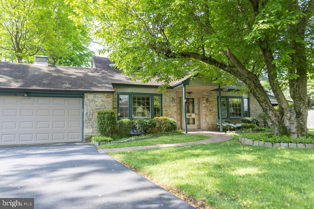 1062 Beverly Road Jenkintown, PA 19046 - Photo 2 of 39