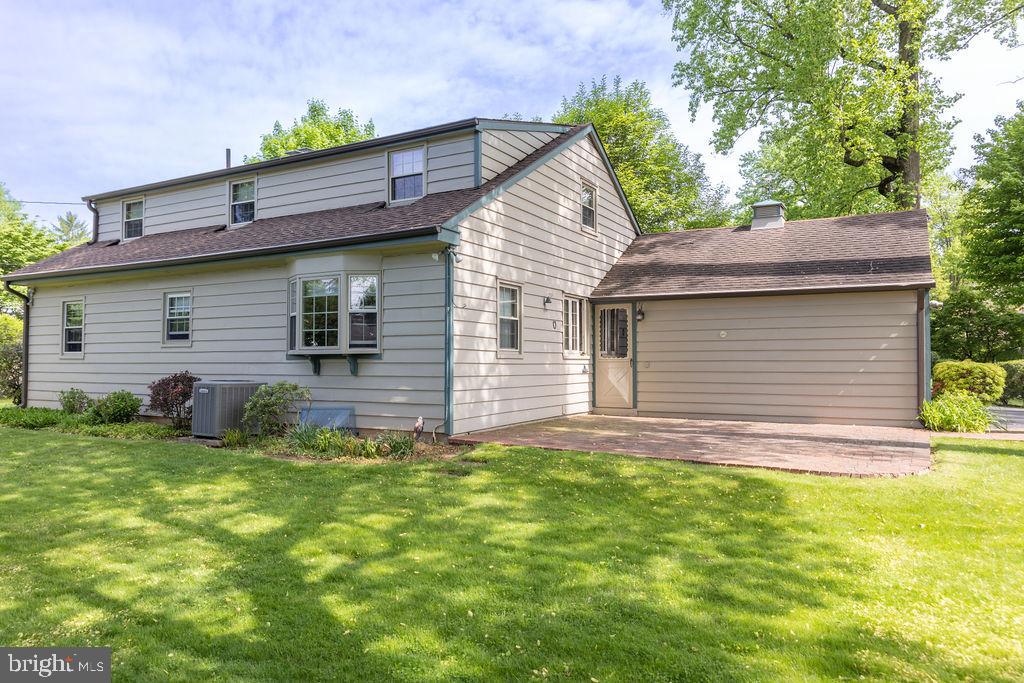 1062 Beverly Road Jenkintown, PA 19046 - Photo 8 of 39