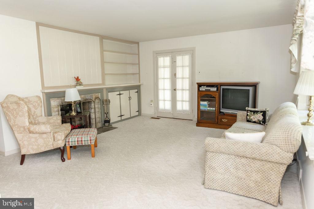 1062 Beverly Road Jenkintown, PA 19046 - Photo 10 of 39