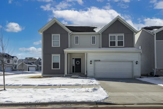 $469,900 | 32075 Savannah Drive, Lakemoor, IL 60051