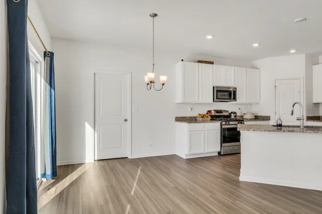 $469,900 | 32075 Savannah Drive, Lakemoor, IL 60051