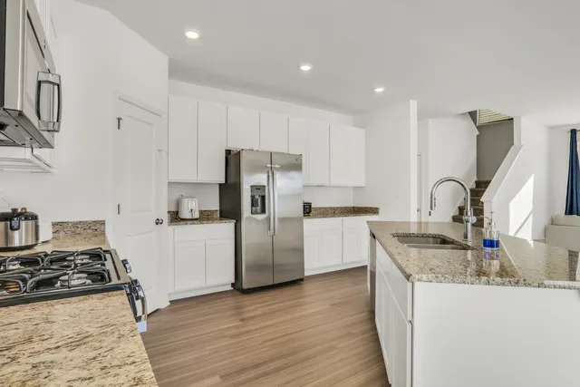 $469,900 | 32075 Savannah Drive, Lakemoor, IL 60051