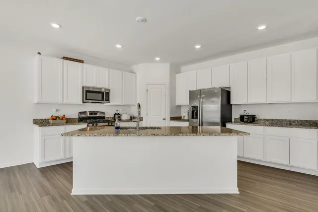 $469,900 | 32075 Savannah Drive, Lakemoor, IL 60051