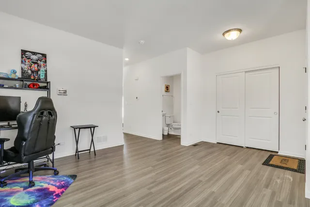 $469,900 | 32075 Savannah Drive, Lakemoor, IL 60051