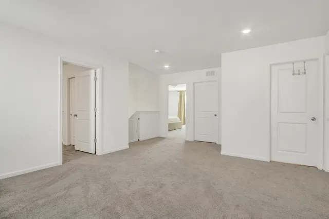 $469,900 | 32075 Savannah Drive, Lakemoor, IL 60051