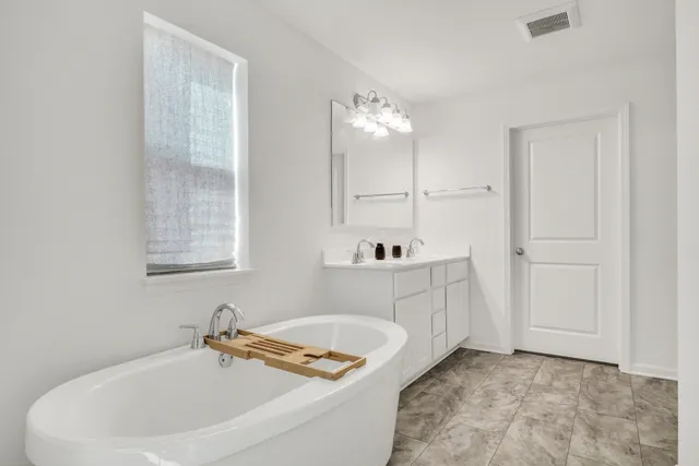 $469,900 | 32075 Savannah Drive, Lakemoor, IL 60051