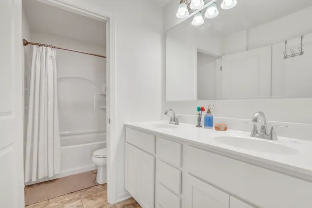 $469,900 | 32075 Savannah Drive, Lakemoor, IL 60051