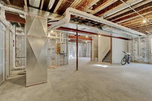 $469,900 | 32075 Savannah Drive, Lakemoor, IL 60051