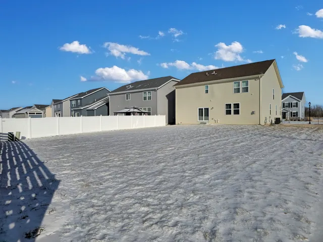 $469,900 | 32075 Savannah Drive, Lakemoor, IL 60051