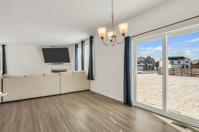 $469,900 | 32075 Savannah Drive, Lakemoor, IL 60051