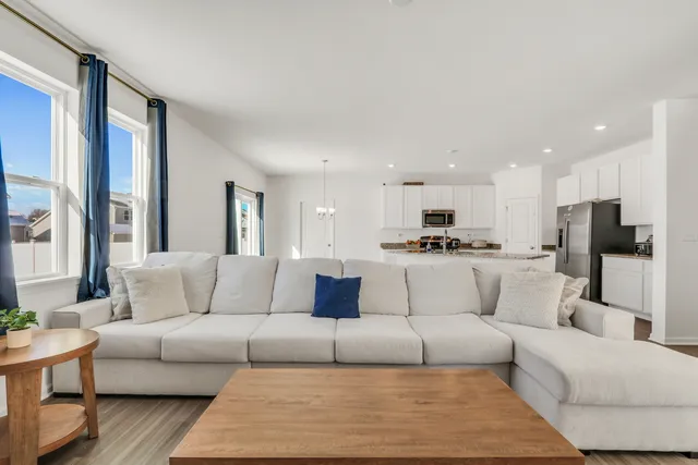 $469,900 | 32075 Savannah Drive, Lakemoor, IL 60051