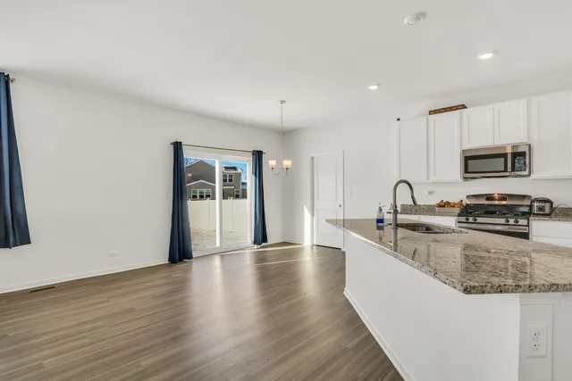 $469,900 | 32075 Savannah Drive, Lakemoor, IL 60051