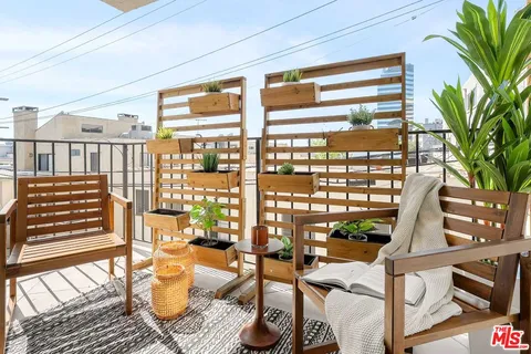 a very nice looking room with many windows