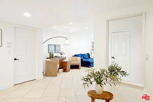 $975,000 | 1215 Brockton Avenue, Unit 203, Los Angeles, CA 90025